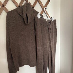 Quince Mongolian Cashmere Turtleneck Sweater & Jogger set, Brown, Large